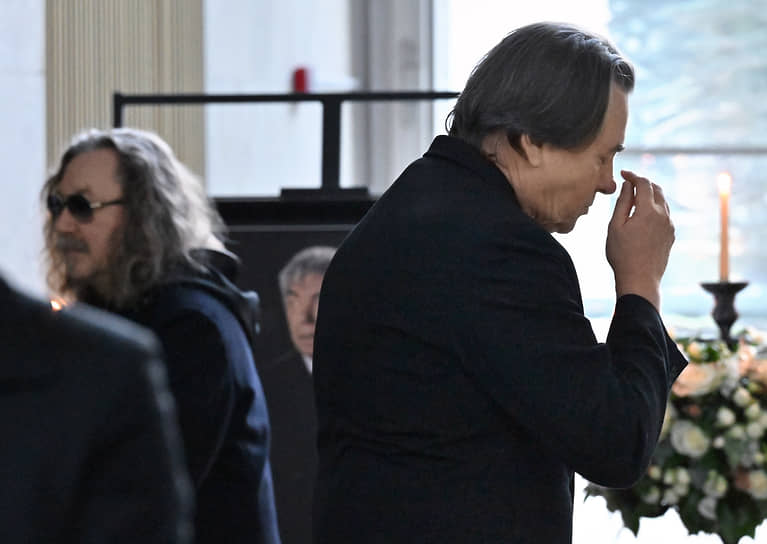 Композитор, певец Игорь Николаев (слева) и гендиректор «Первого канала Константин Эрнст