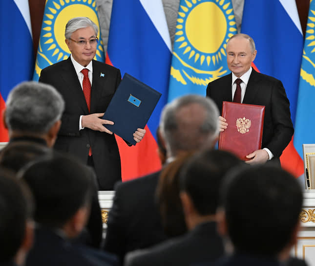 Президент России Владимир Путин и президент Казахстана Касым-Жомарт Токаев