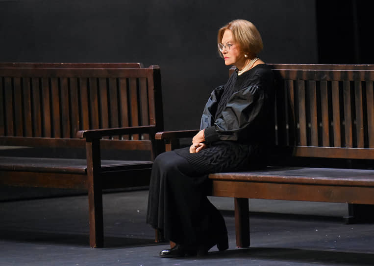 Актриса Людмила Максакова