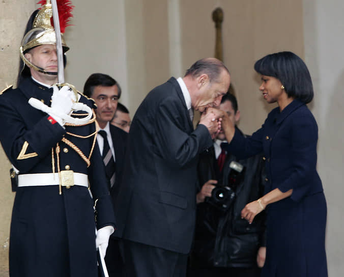 С президентом Франции Жаком Шираком (в центре)  и министром иностранных дел Франции Филиппом Дуст-Блази после переговоров в Елисейском дворце в Париже, 2006 год