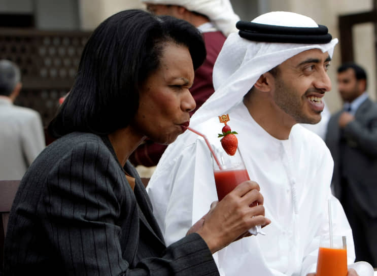 С министром иностранных дел ОАЭ шейхом Абдаллой ибн Заид Аль Нахайяном в Дубае, 2008 год