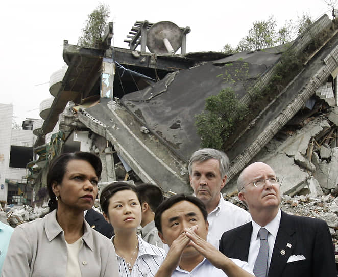 В 2008 году Кондолиза Райс посетила Китай после землетрясения на юго-западе страны