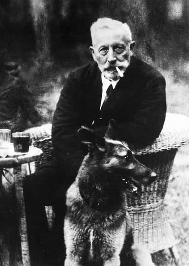 Последний кайзер Германской империи Вильгельм II находился на престоле 30 лет. Его отречение стало одним из главных требований союзников при заключении перемирия в 1918 году. Вильгельм фактически отрекся на следующий же день после того, как об этом было объявлено, эмигрировал в Голландию и благополучно дожил там до ее оккупации гитлеровцами (фото 1938 года)