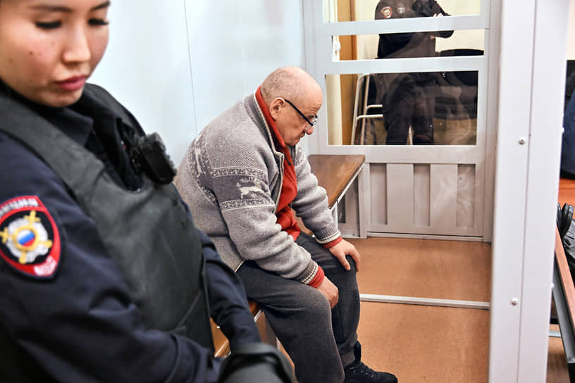 Бывший заместитель министра обороны России Павел Попов во время судебного заседания 