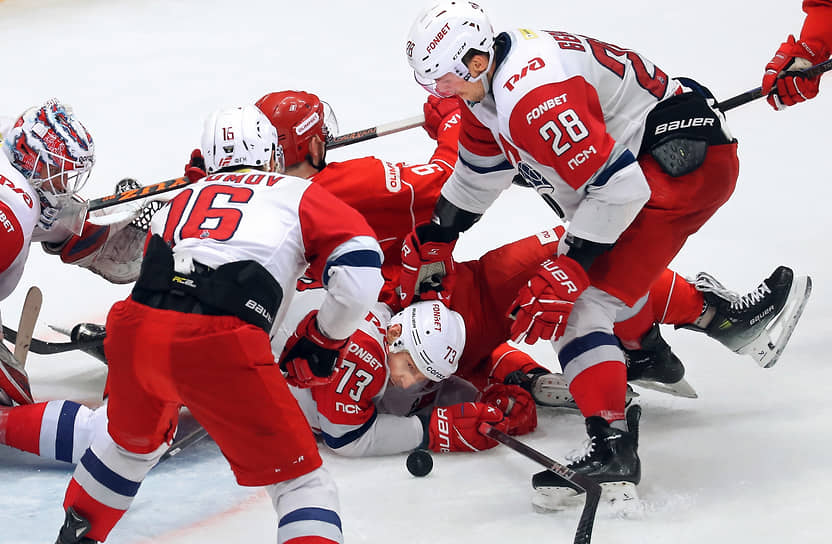 Матч КХЛ между командами «Спартак» (Москва) и «Сибирь» (Новосибирск) 