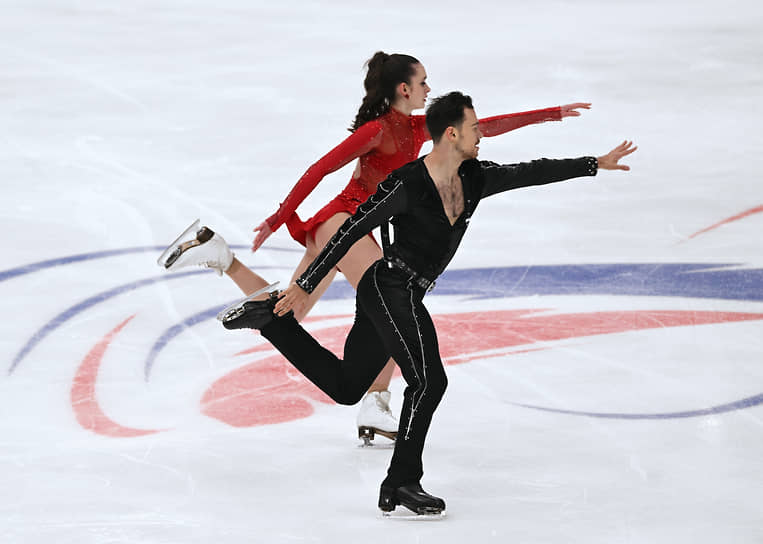 Фигуристы Варвара Жданова и Тимур Бабаев-Смирнов