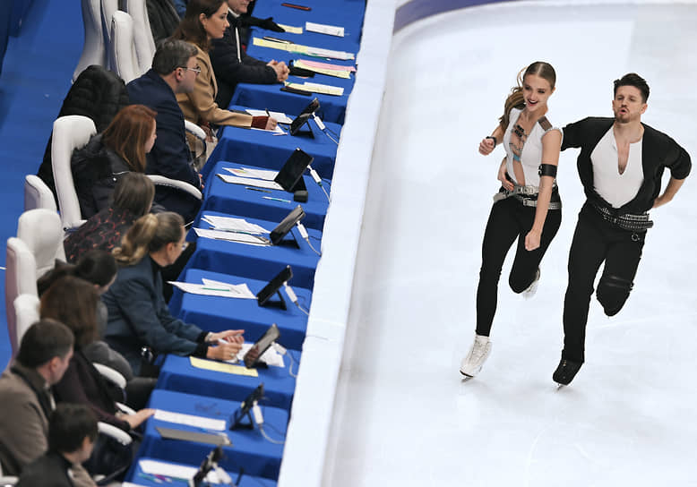 Фигуристы Александра Степанова и Иван Букин