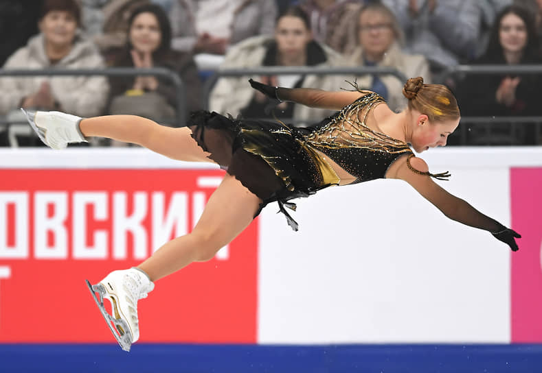 Фигуристка Вероника Яметова