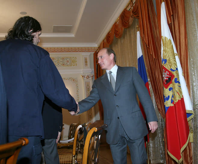 С президентом Владимиром Путиным на встрече российского лидера с членами жюри Московского международного кинофестиваля в Ново-Огарево, 2007 год