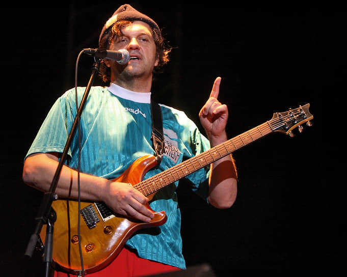 Во время концерта  группы The No Smoking Orchestra в спорткомплексе «Лужники», 2007 года 