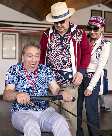 Слева направо: артист Геннадий Хазанов, художественный руководитель МХТ имени А.П. Чехова Олег Табаков и актриса Марина Зудина в Kingston Rowing Club, 2012 год