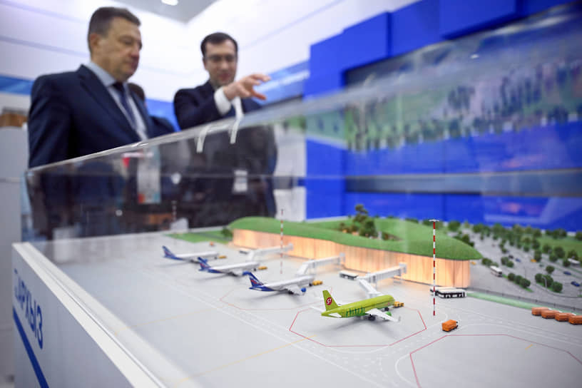 В выставке приняли участие больше 100 ключевых игроков отрасли. Они представили проекты, направленные на развитие транспортной системы страны