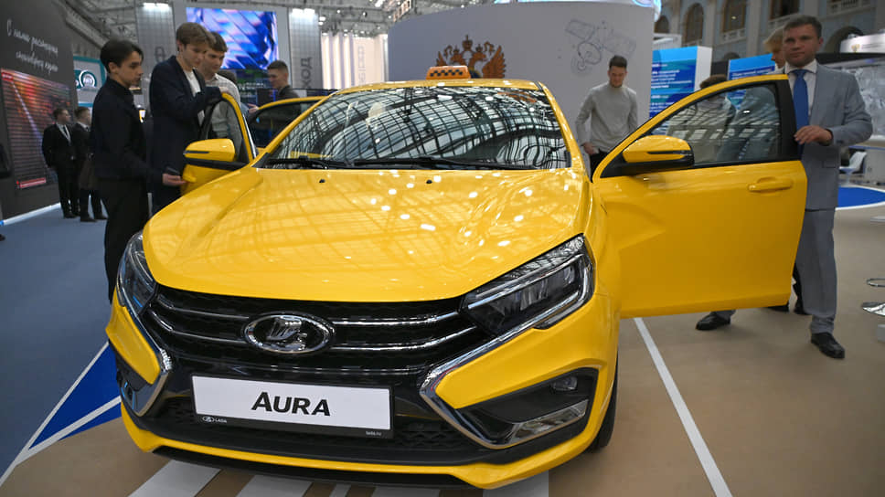 Выставка «Транспорт России» проходит в Москве в Гостинном дворе. Кадры с мероприятия — в фотогалерее «Ъ».