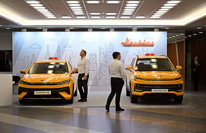 «Москвич 3» (слева) и «Москвич 6»