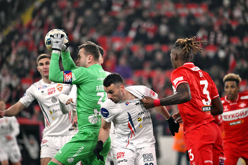 Момент матча между столичными командами «Спартак» и ЦСКА