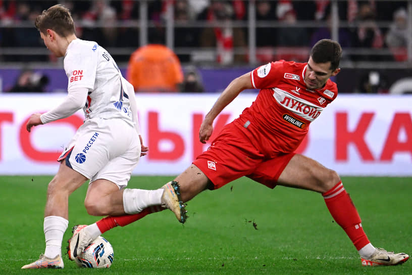 Момент матча между столичными командами «Спартак» и ЦСКА