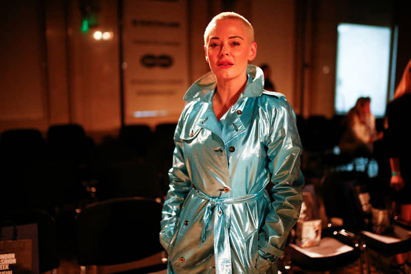 Актриса и активист Роуз Макгоун на показе дизайнера на Лондонской неделе моды в 2018 году