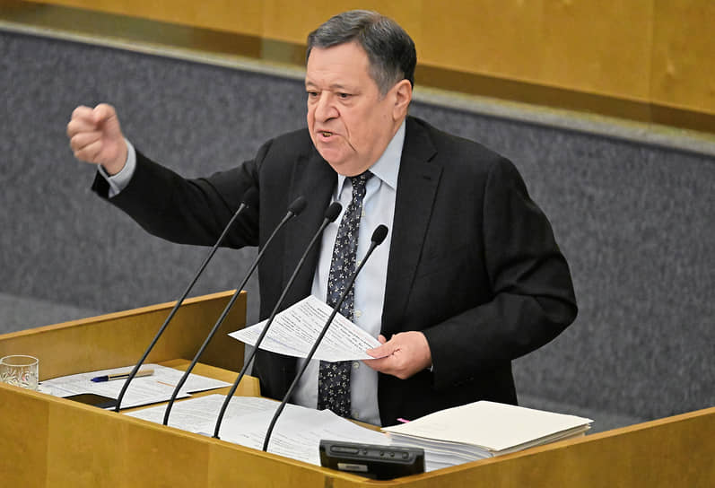 Председатель комитета по бюджету и налогам Андрей Макаров