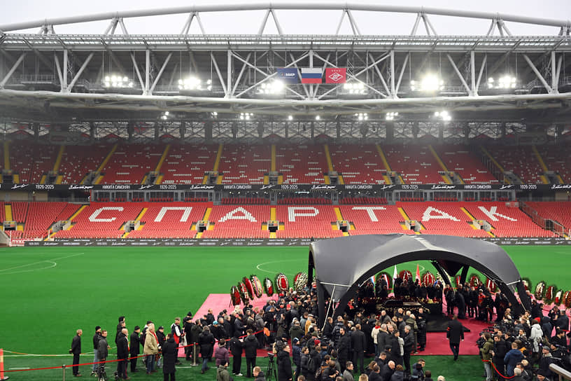 Вместе с московским «Спартаком» Никита Симонян четырежды становился чемпионом страны и дважды выигрывал Кубок СССР