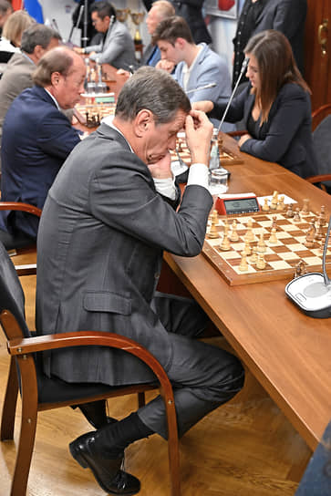 Первый зампред Госдумы Александр Жуков на открытом Кубке профсоюзных организаций Госдумы по шахматам 