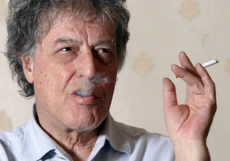 Том Стоппард неоднократно посещал Россию и выступал в качестве лектора в российских вузахНа фото: во время интервью в РАМТе, 2005 год