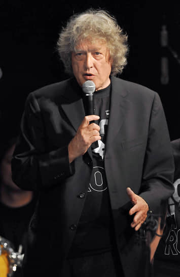 На благотворительном концерте «Неравнодушный рок» в РАМТе, 2011 год