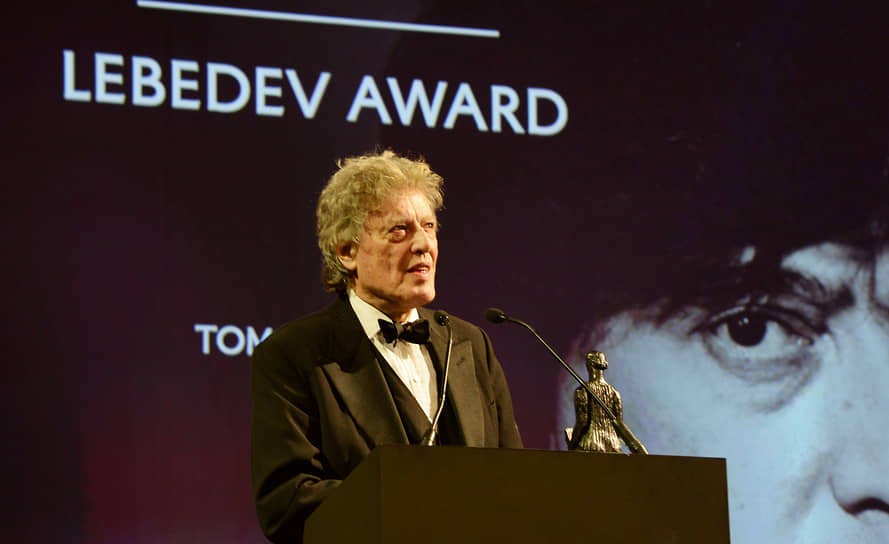 Драматург написал более 30 пьес, в том числе «Аркадия», «Розенкранц и Гильденстерн мертвы» и «Ночь и день». Он — обладатель премии Лоуренса Оливье и четырех премий «Тони»