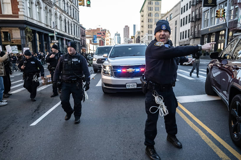 Несколько десятков человек доставили в участок за неповиновение властям и агрессию в отношении представителей закона