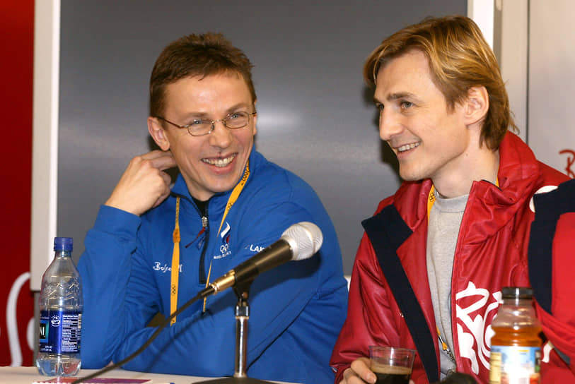 Последним крупным турниром в составе сборной России для Игоря Ларионова стали Олимпийские игры 2002 года. На них национальная команда взяла бронзу
&lt;BR>На фото: игроки сборной России Игорь Ларионов и Сергей Федоров во время встречи с журналистами на Олимпийских играх, 2002 год