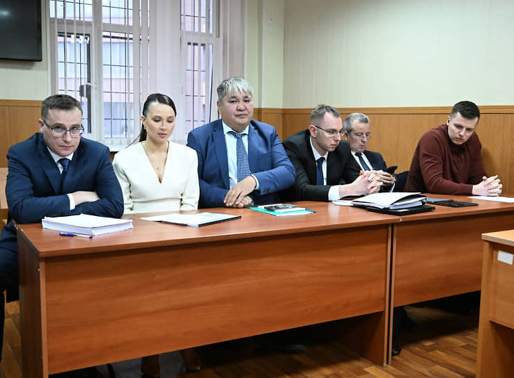 Валерия Чекалина и ее бывший муж Артем Чекалин (крайний справа)