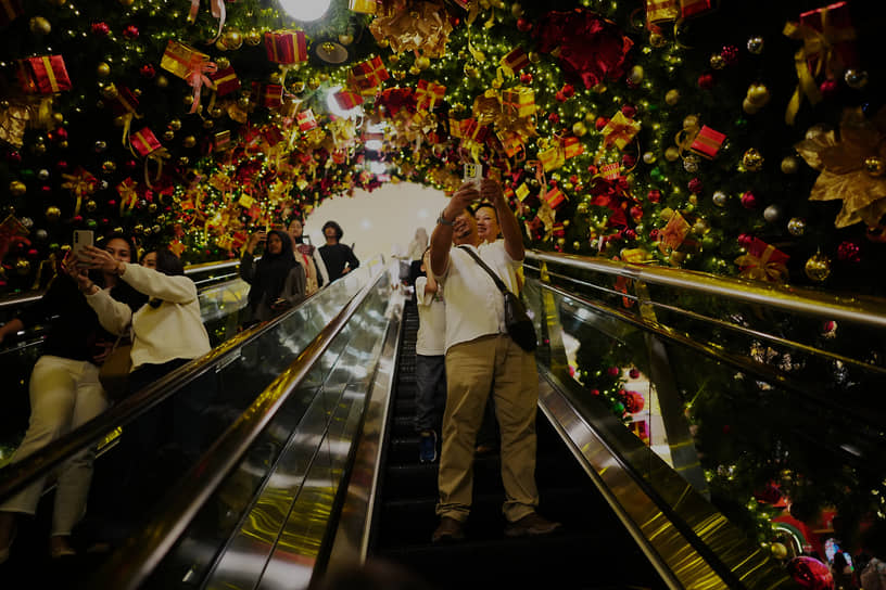 Эскалатор в торговом центре Джакарты 