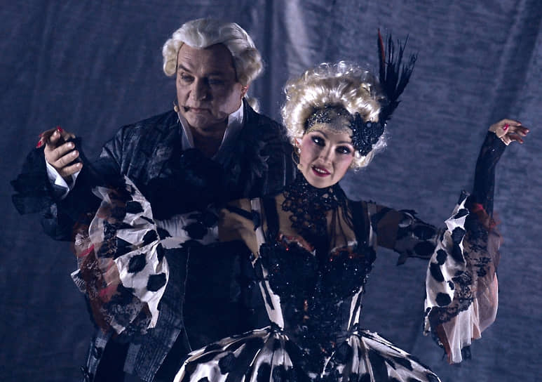 С актрисой Анастасией Макеевой в музыкально-драматическом спектакле «Территория страсти», 2014 год