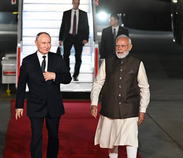 Премьер-министр Индии Нарендра Моди и президент России Владимир Путин, прибывший в страну с двухдневным визитом