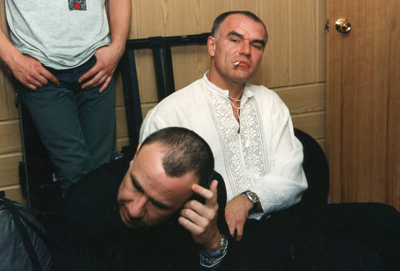 В конце 1970-х Сергей Мазаев прошел срочную службу в оркестре военно-воздушной инженерной академии имени Н. Е. Жуковского. Затем он поступил на экономический факультет МГУ. Отучившись два курса забрал документы из ВУЗа и решил связать свою жизнь с музыкой