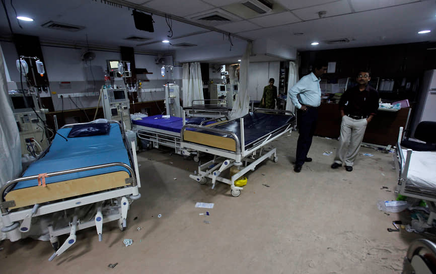 Опустевшая больница AMRI после пожара