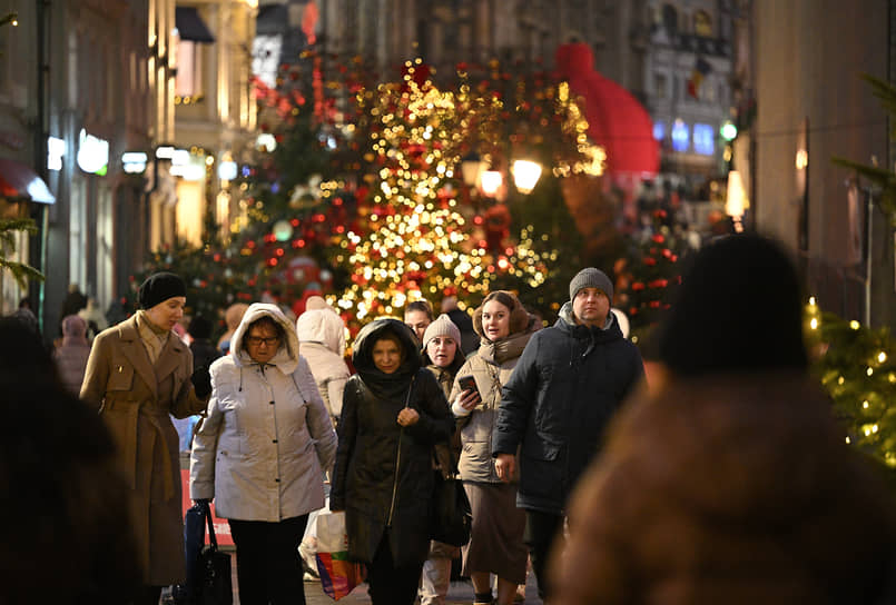 Московская улица в огнях