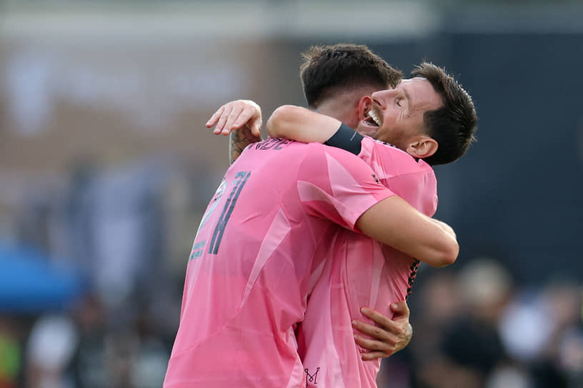 Тадео Альенде (слева) и Лионель Месси