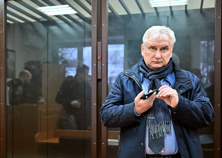 Бывший судья 2-го Западного окружного военного суда Альберт Тришкин перед началом заседания