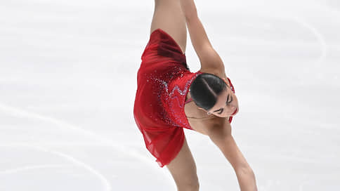 Золото с недокрутом // Аделия Петросян с грубыми ошибками в произвольной программе стала трехкратной чемпионкой России