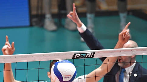 Суперкубок для суперклуба // Волейбольный клуб Зенит-Казань одолел в финале Суперкубка новосибирский Локомотив