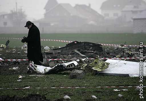 09.12.2007 На Украине, в районе аэропорта &quot;Жуляны&quot;, потерпел крушение пассажирский самолет Beach Craft, следовавший рейсом из Чехии в Киев. В результате погибли пять человек