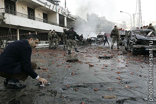 12.12.2007 В христианском пригороде Бейрута (Ливан), где расположен президентский дворец, был взорван заминированный автомобиль