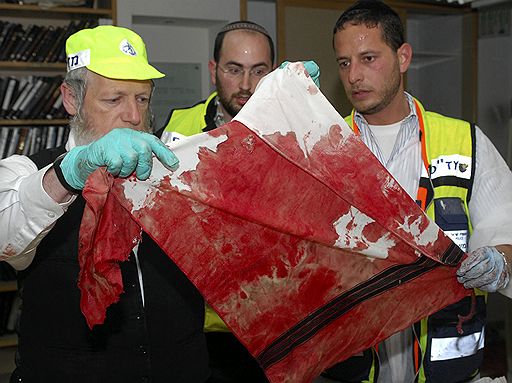 06.03.2008 В результате нападения на религиозное училище в Иерусалиме погибли восемь израильтян