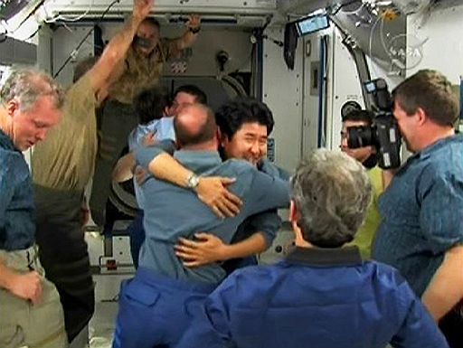 25.03.2008 Космический корабль Endeavour успешно отстыковался от МКС
