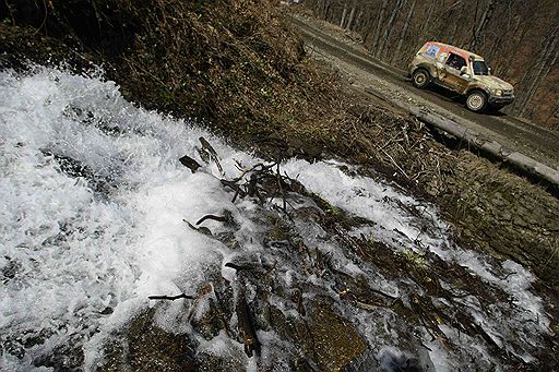 21.04.08 В Венгрии стартовал первый этап новой международной серии Dakar Series, венгерско-румынское Central Europe Rally. Гонка стала первым в этом году соревнованием, собравшим основные сильнейшие экипажи ралли-рейдов