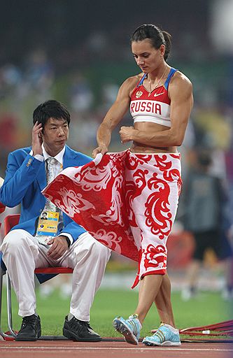 18.08.2008 Пятикратная чемпионка мира, двадцатичетырехкратная мировая рекордсменка, победительница Игр-2004 и 2008 Елена Исинбаева. Уже в ранге двукратной олимпийской чемпионки Исинбаева установила новый мировой рекорд, взяв высоту в 5,05 м