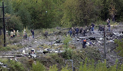 14.09.2008 Boeing 737-500 авиакомпании &quot;Аэрофлот-Норд&quot; рухнул при заходе на посадку в пермский аэропорт Большое Савино. Все 88 человек, находившиеся на борту самолета, погибли