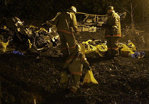 14.09.2008 Boeing 737-500 авиакомпании &quot;Аэрофлот-Норд&quot; рухнул при заходе на посадку в пермский аэропорт Большое Савино. Все 88 человек, находившиеся на борту самолета, погибли