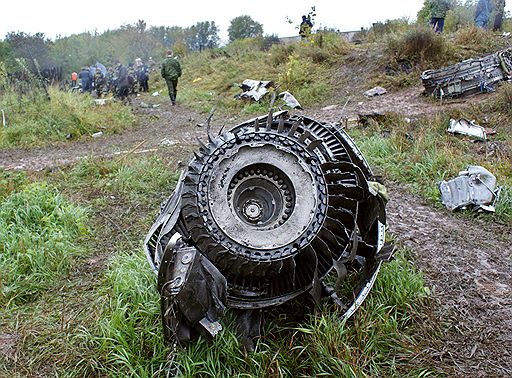 14.09.2008 Boeing 737-500 авиакомпании &quot;Аэрофлот-Норд&quot; рухнул при заходе на посадку в пермский аэропорт Большое Савино. Все 88 человек, находившиеся на борту самолета, погибли