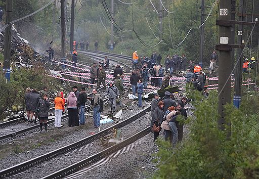 14.09.2008 Boeing 737-500 авиакомпании &quot;Аэрофлот-Норд&quot; рухнул при заходе на посадку в пермский аэропорт Большое Савино. Все 88 человек, находившиеся на борту самолета, погибли